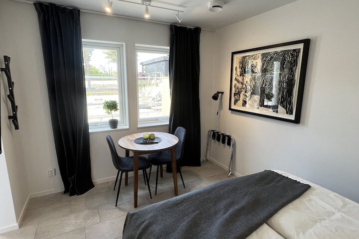 Room 4 of 38