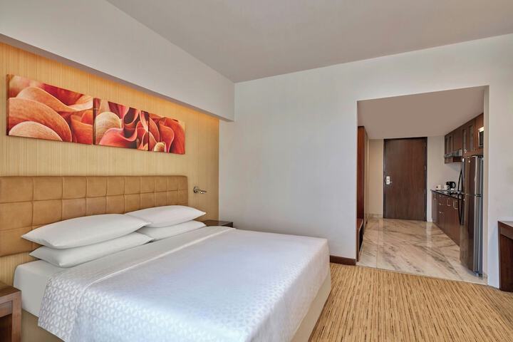Room 13 of 84
