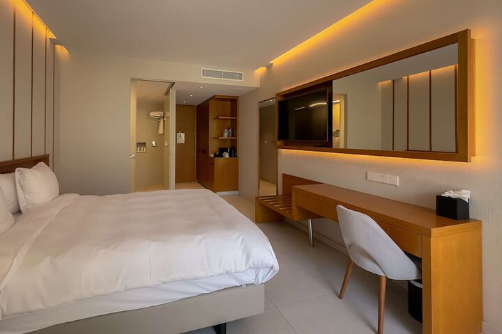 Room 19 of 92