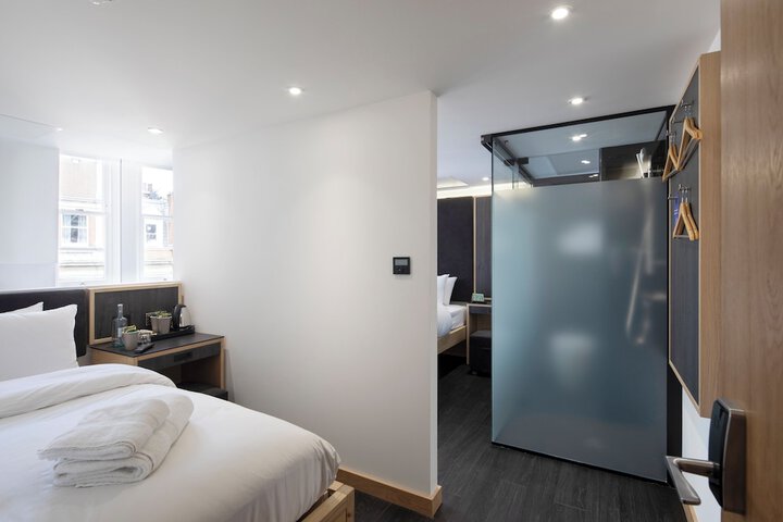 Room 12 of 43