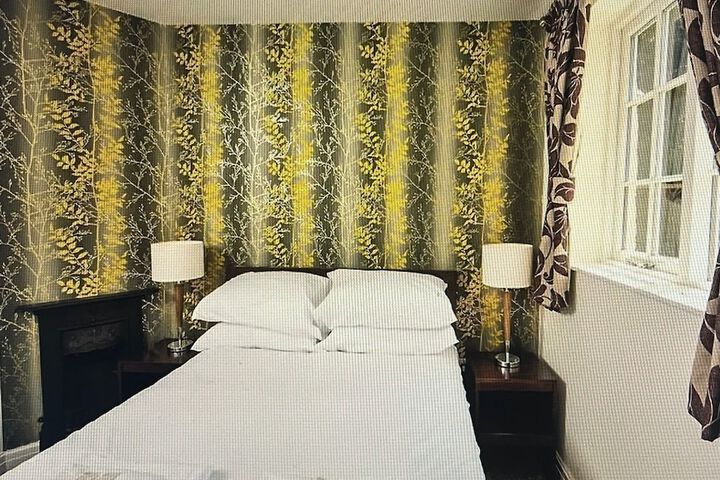 Room 2 of 42