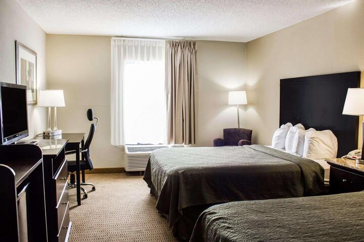 1 Queen Bed (2 of 15)