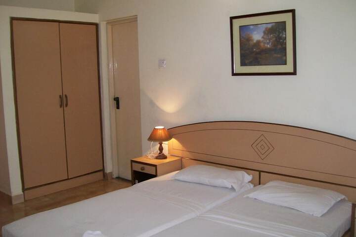 Room 19 of 32