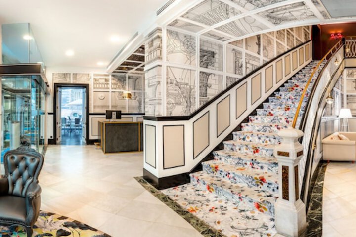 Entrance & Lobby