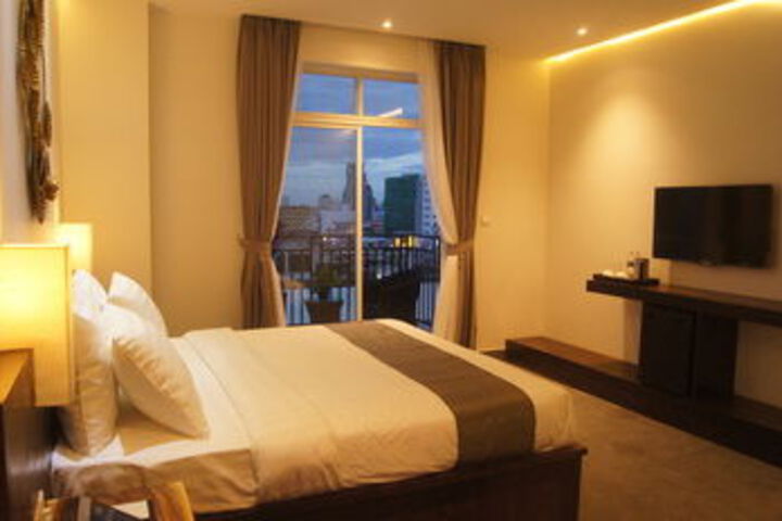 Room 15 of 53