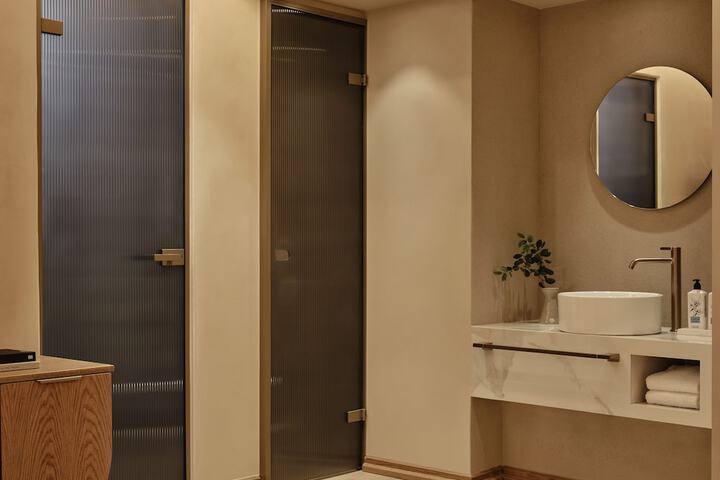 Room 21 of 24