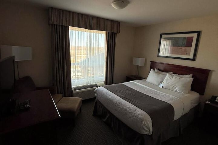 Room 7 of 16