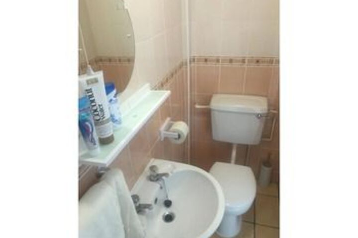 Room 9 of 20