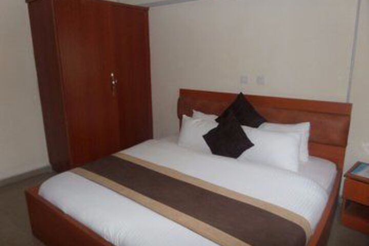 Room 35 of 43