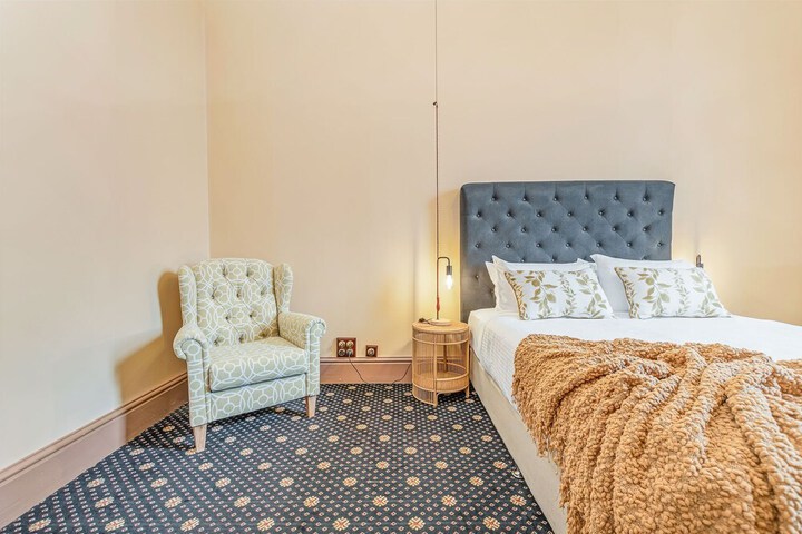 Room 3 of 41