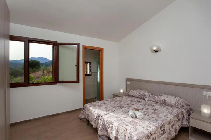 Room 2 of 13