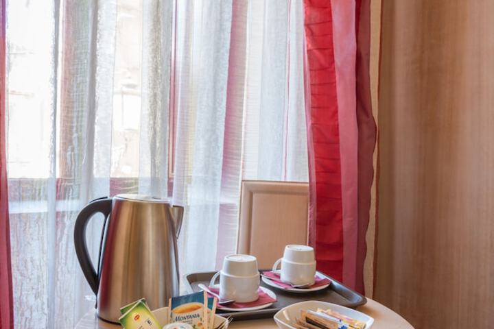 Breakfast/Coffee Service 20 of 42