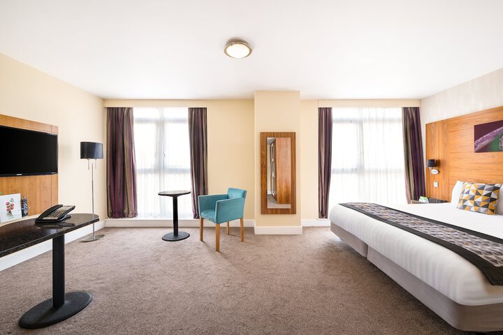 Room 33 of 130