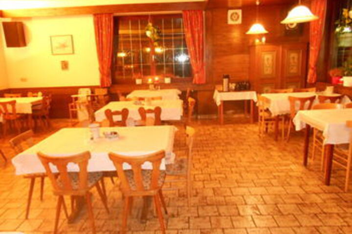 Dining 20 of 20
