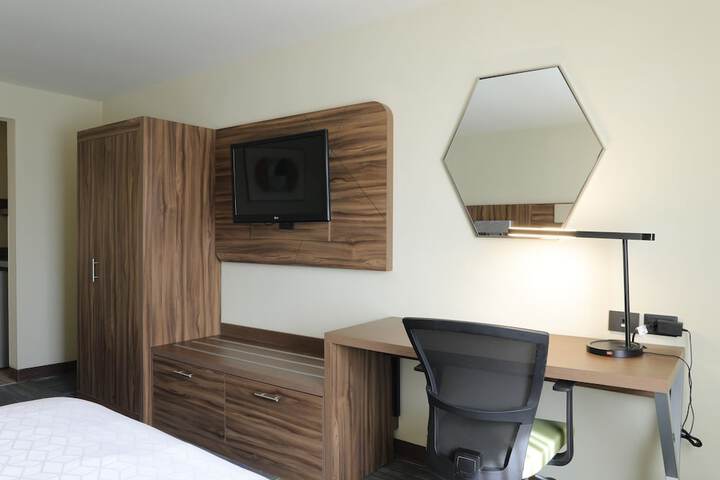 Room 19 of 114