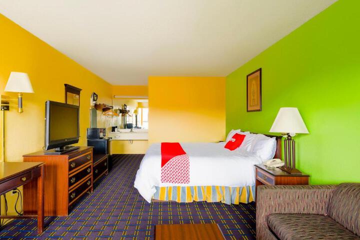 1 King Bed (4 of 13)