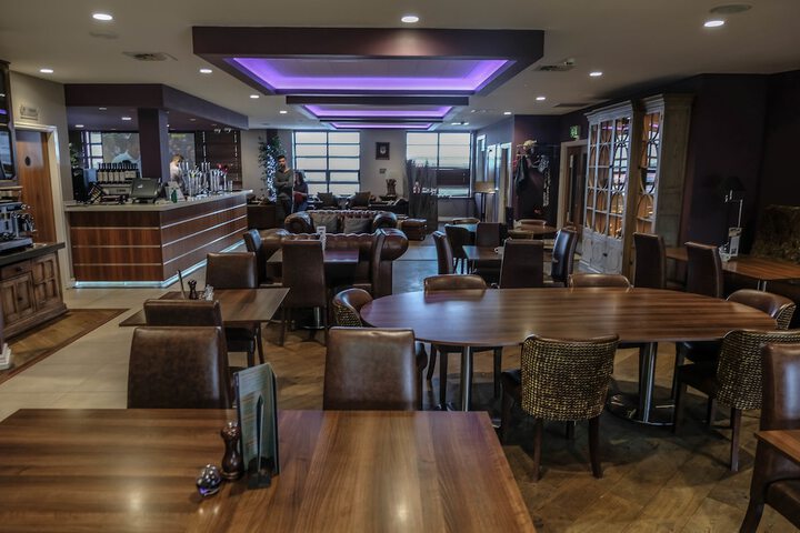 Lounge 69 of 80