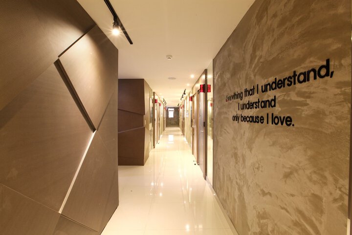 Ballroom/Hall 20 of 22
