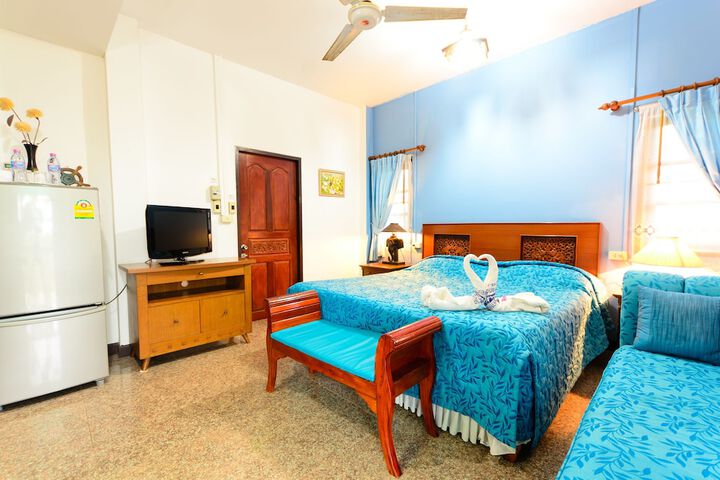 Room 8 of 34