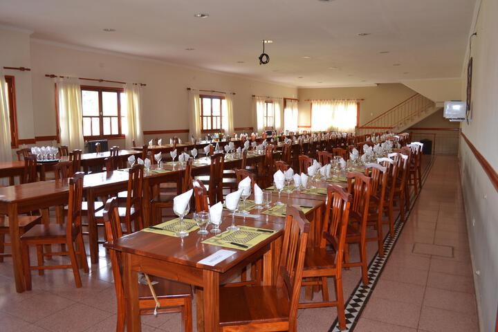 Dining 4 of 78