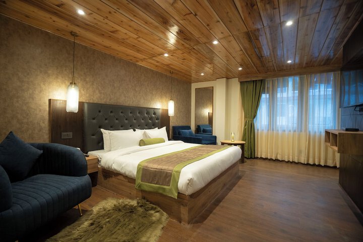 Room 17 of 40