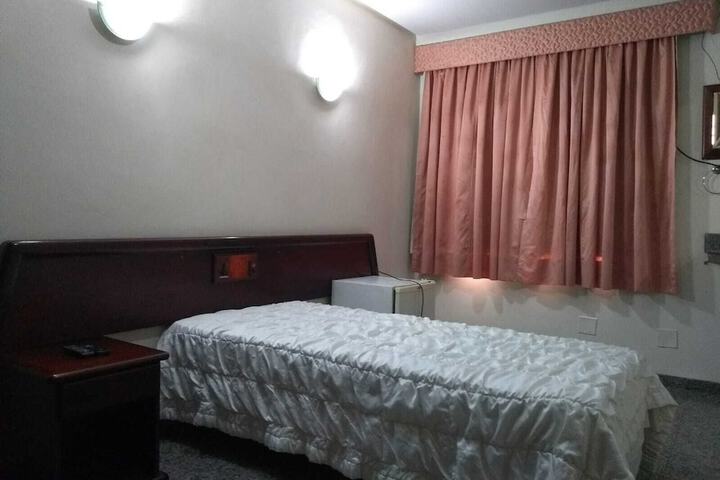 Room 5 of 11