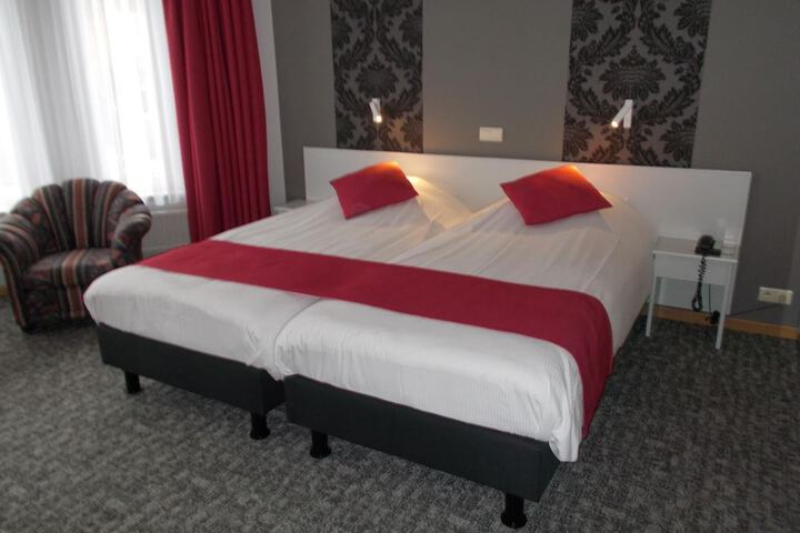 Room 9 of 44