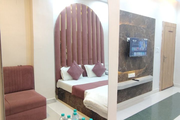 Room 12 of 20