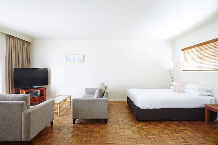 Room 17 of 32