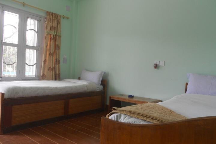Room 7 of 28