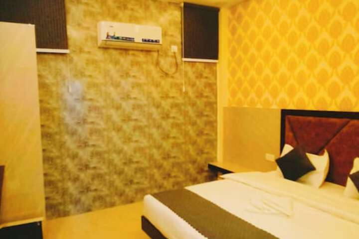 Room 6 of 20