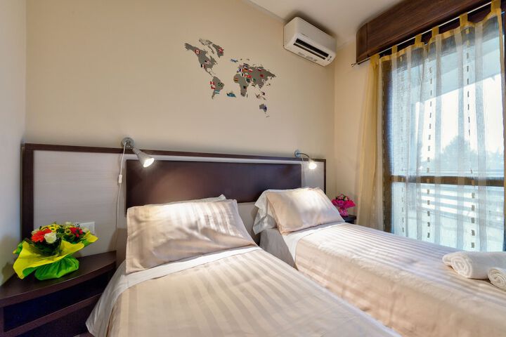 Room 8 of 39