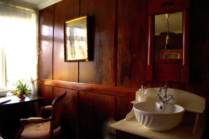 Room 8 of 43