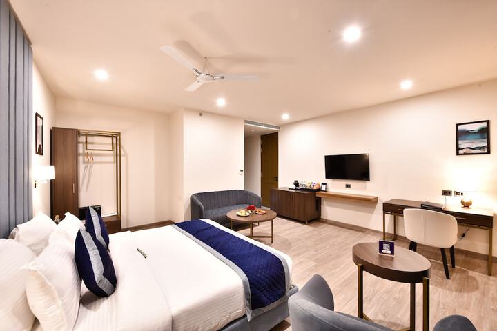 Room 14 of 33