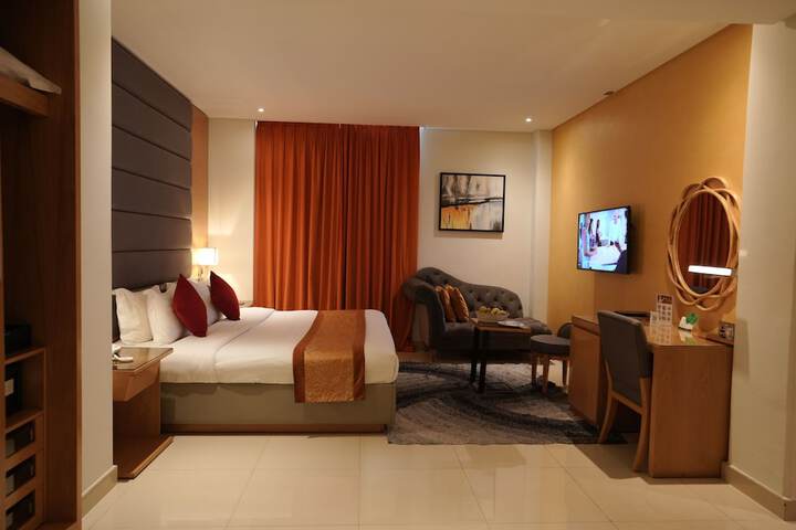 Room 33 of 70