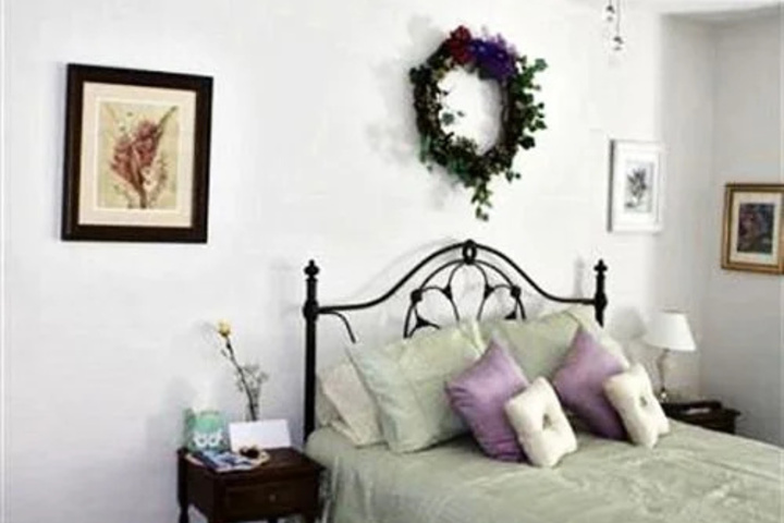 Room 5 of 14
