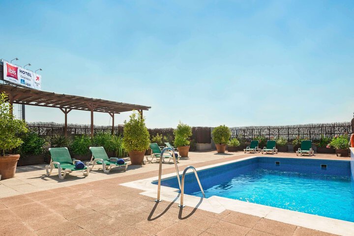 Pools & Facilities