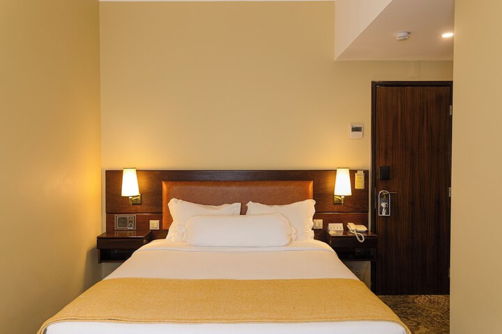 Room 19 of 71