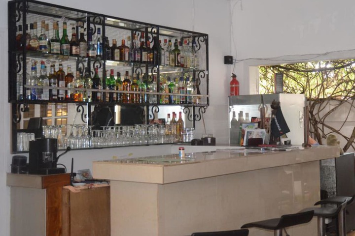 Lounge 50 of 69