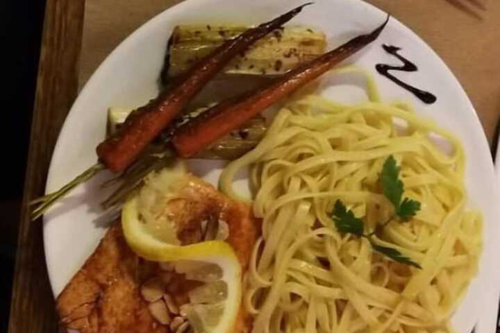Dining 23 of 29