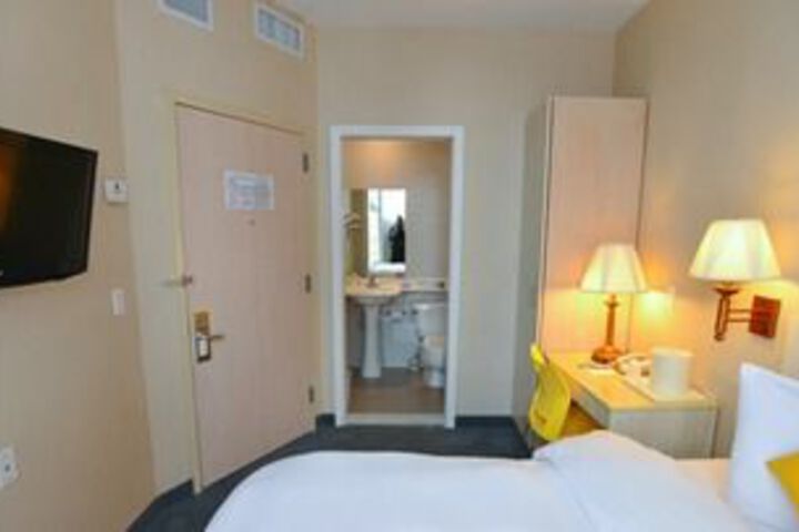 Room 19 of 32