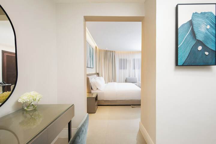 Room 9 of 33