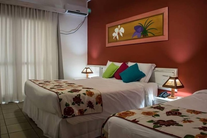 Room 2 of 68
