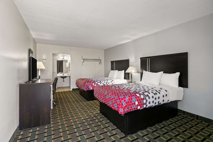 2 Double Beds (5 of 11)