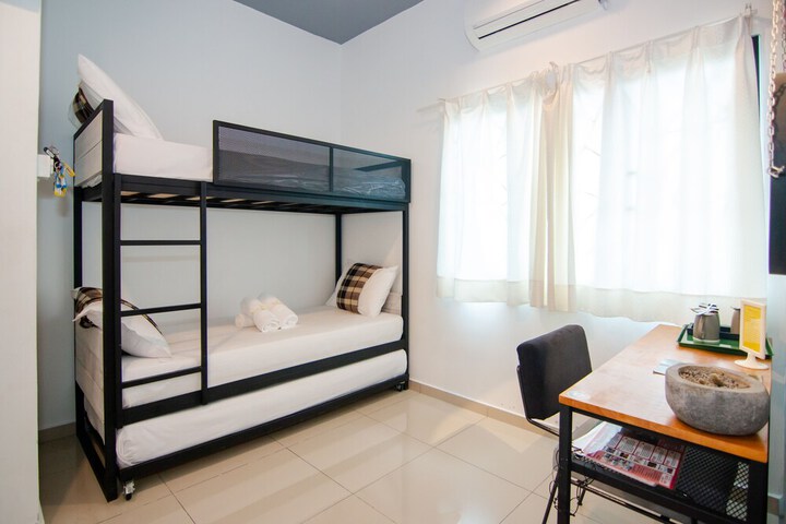 Room 16 of 121