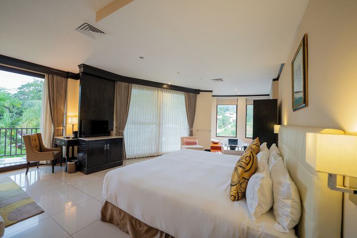 Room 7 of 96