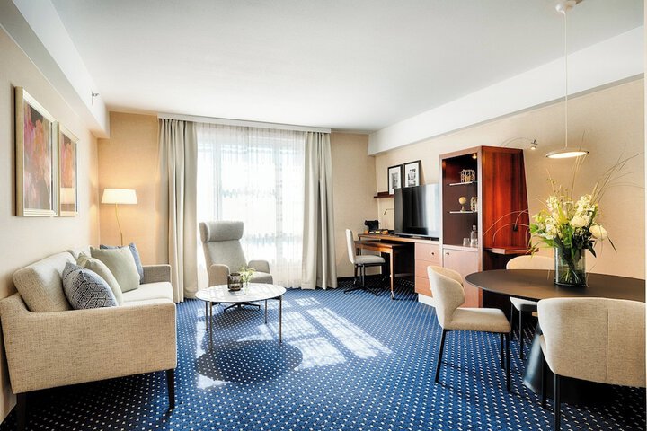 Room 82 of 116