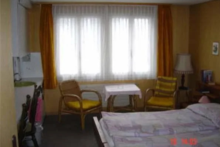 Room 11 of 11
