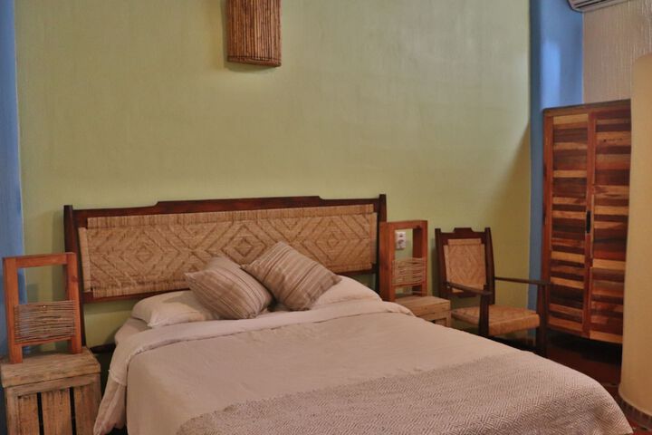 Room 49 of 80