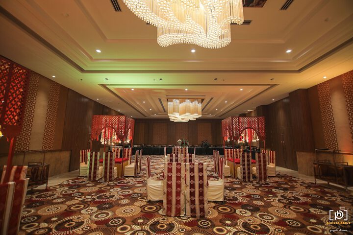 Ballroom/Hall 13 of 20